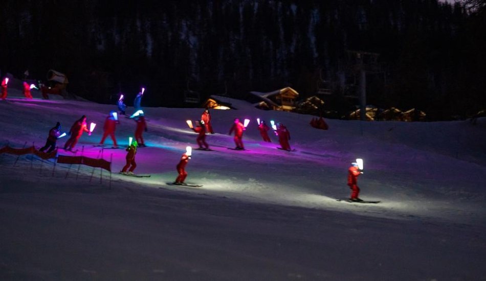 Descente aux lampions des enfants et feu d'artifice_Puy-Saint-Vincent