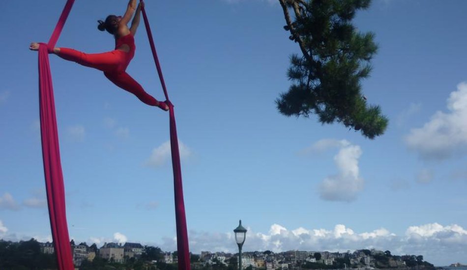 Cours de danse sur tissu aérien_Puy-Saint-Vincent