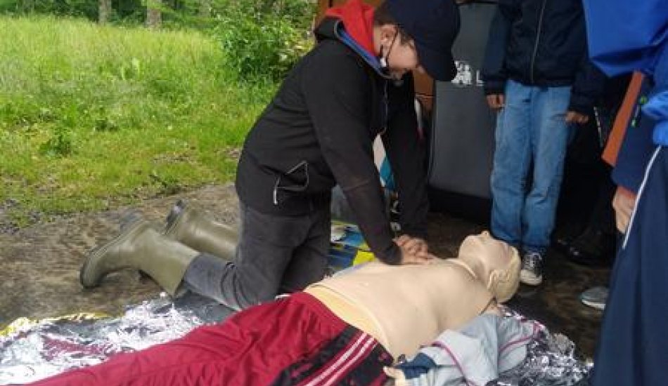 Balade sensibilisation aux gestes qui sauvent en montagne_Puy-Saint-Vincent