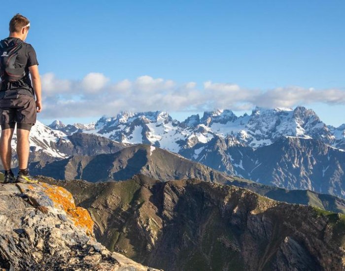 Image - Lever de soleil sur les têtes